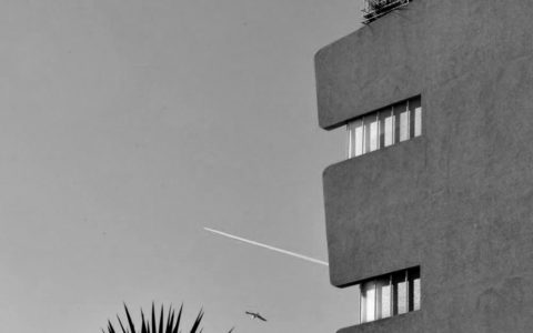 RESIDENT
